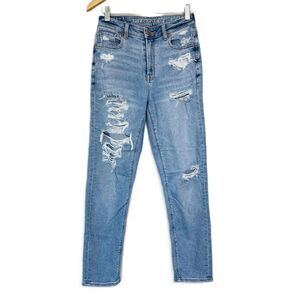 American Eagle Mom Jeans Blue Light Wash Distressed Size US 0
